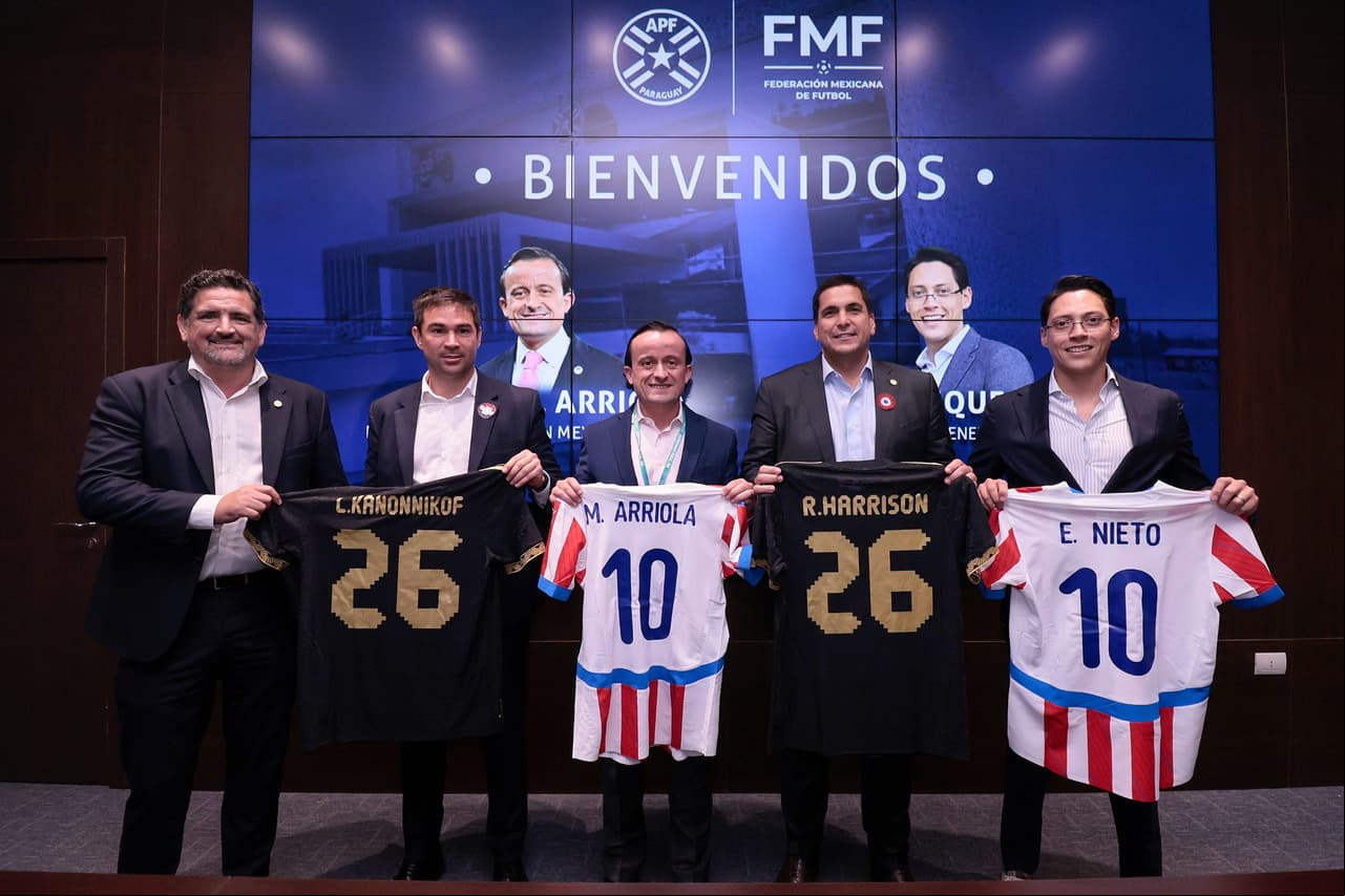Mikel Arriola sostiene reunión bilateral de la FMF con Paraguay