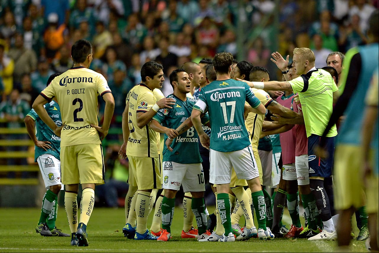 Paolo Goltz y Pizzi protagonizan discusión en el León vs. América