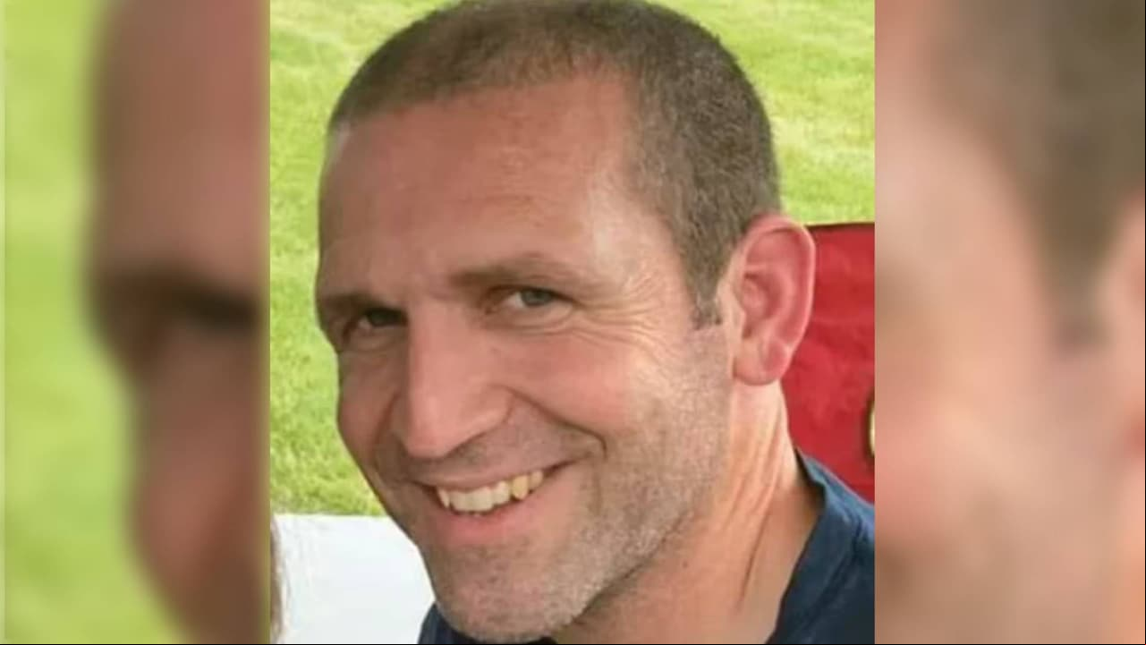 Fue a hacer kayak y "desapareció" en un lago. Ahora creen que fingió su muerte para abandonar a su esposa e hijos