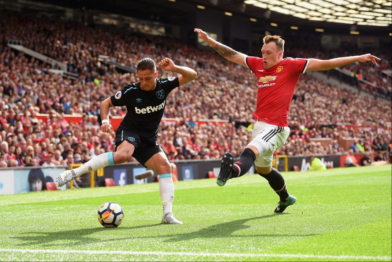 West Ham, por su parte, tuvo un pésimo debut en la Premier League, al caer goleador 4-0 contra Manchester United en el primer partido.