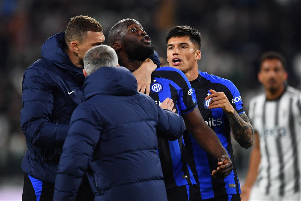 Romelu Lukaku denuncia insultos racistas y espera "que la Serie A tome acciones"