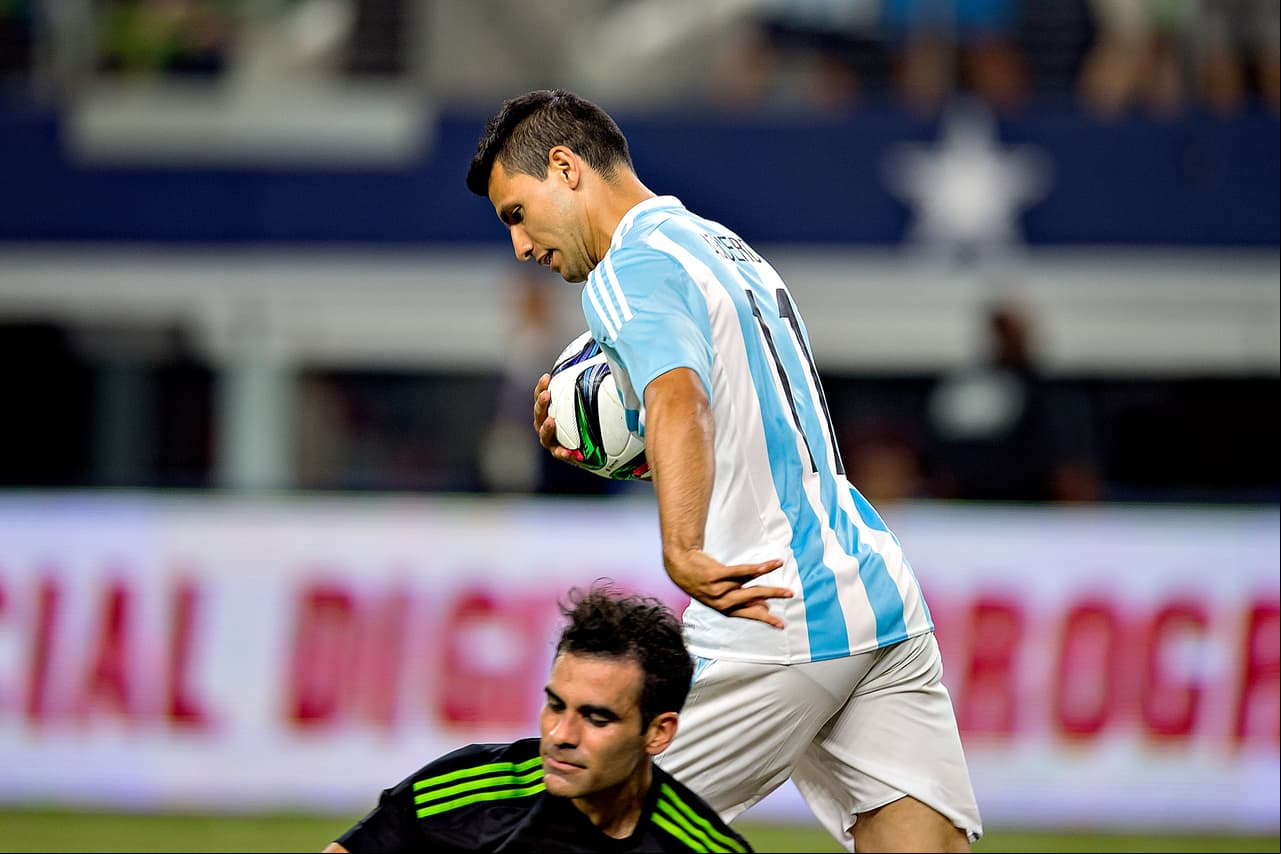 Cambios Argentina: Calificación 8: Los cambios de Argentina fueron certeros, ya que la entrada de Lavezzi y Agüero fueron claves para el empate. Primero Lavezzi puso el pase de gol para que el ‘Kun’ anotara el primero para que minutos después el jugador del Manchester City asistiera a Messi para marcar el de la igualada.