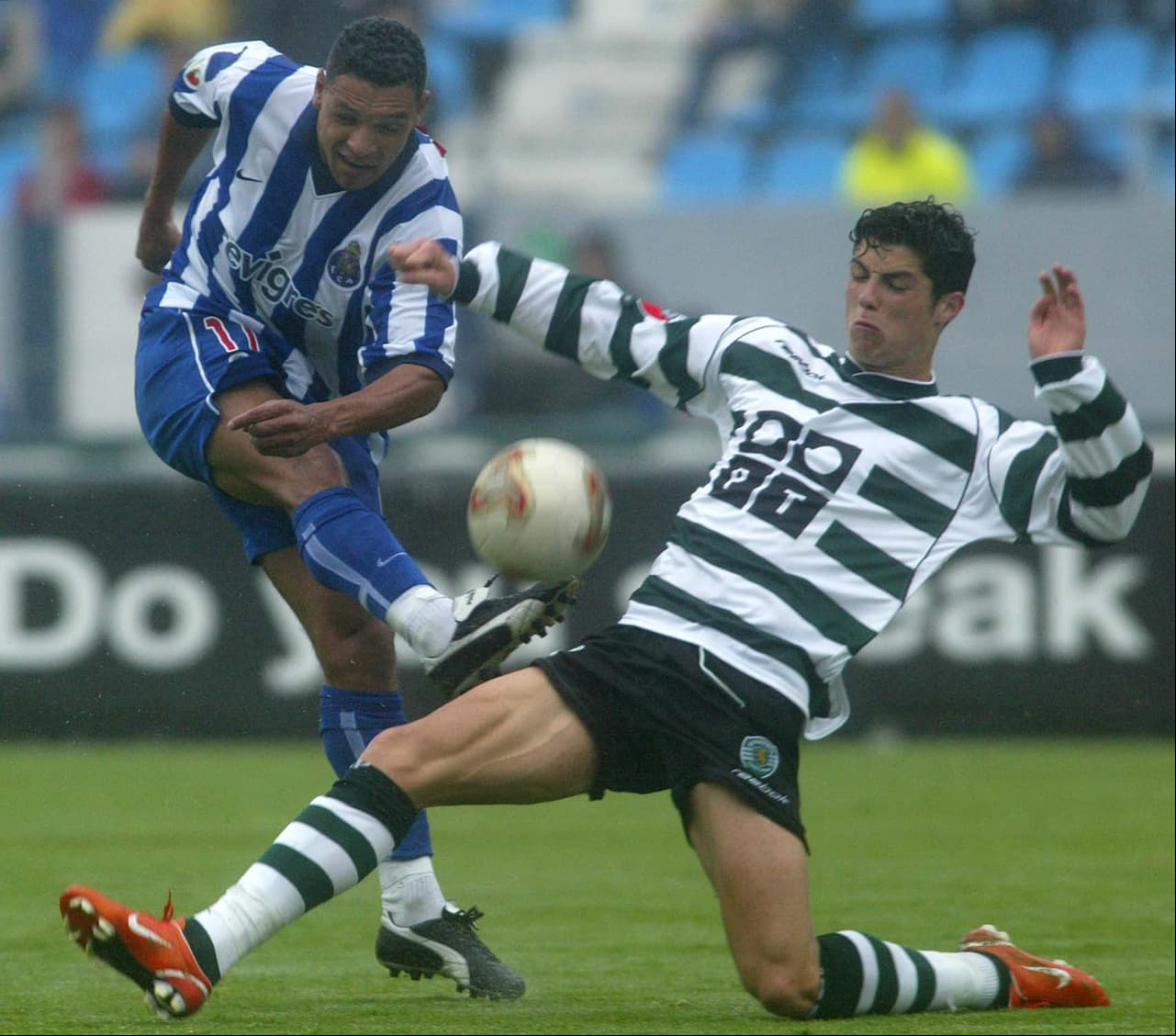 Cristiano Ronaldo causó verdadero furor a sus 18 años con Sporting de Lisboa y Valencia mostró interés inmediato por ficharlo por 5 millones de euros en 2003.