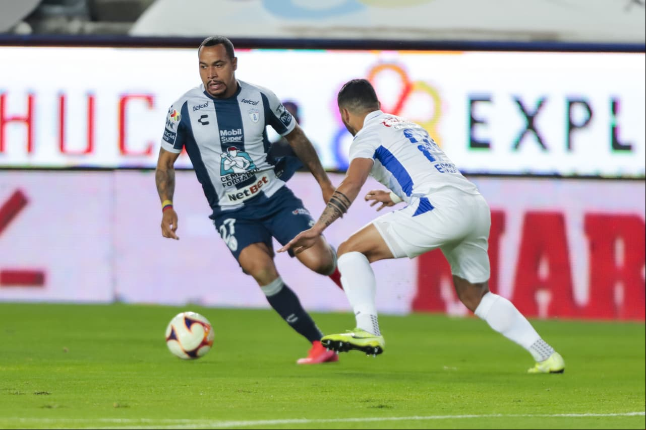 La Máquina logra conseguir sus primeros tres puntos del torneo luego de vencer 0-1 a Pachuca con gol de Juan Escobar.