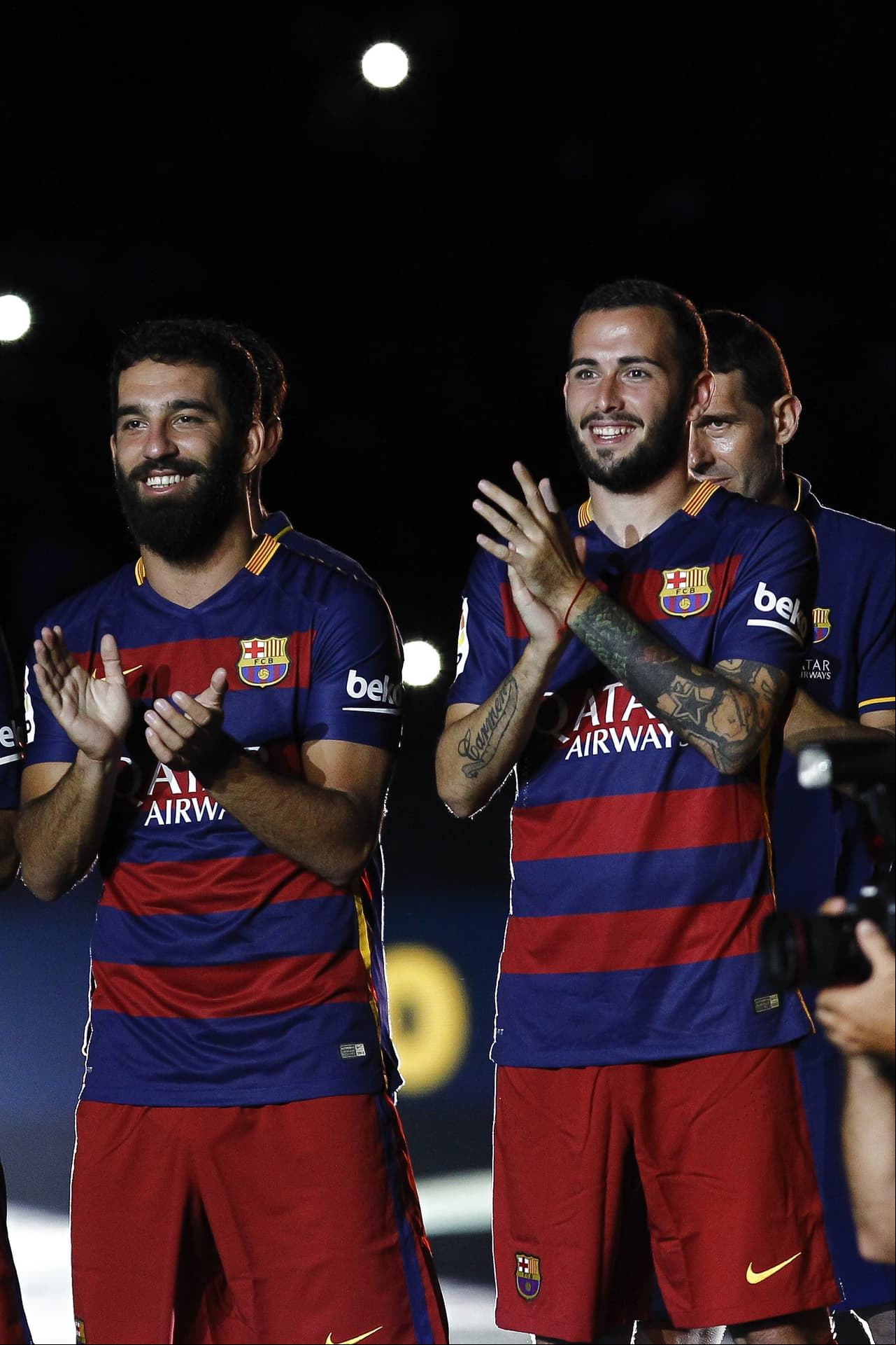 El cuadro culé quiere mantenerse en lo más alto de la Liga con base en la continuidad de su plantel retocado con dos grandes futbolistas: el turco Arda Turán y Aleix Vidal.