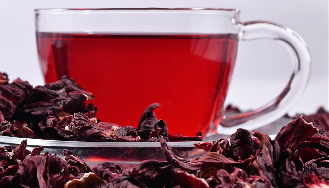 Una experta enseña cómo hacer que el té de jamaica sea aún más adelgazante: desinflama mucho