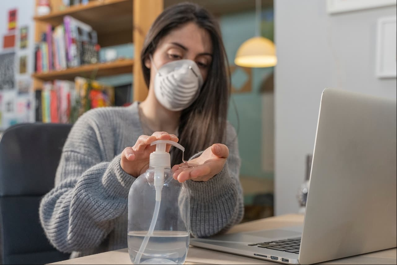 Protege tus manos de la resequedad, conoce el tratamiento que te dará manos de seda