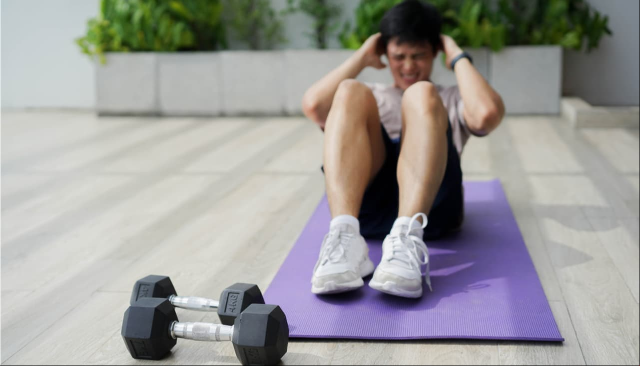 3 razones por las que no deberías hacer abdominales y el ejercicio perfecto para sustituirlas