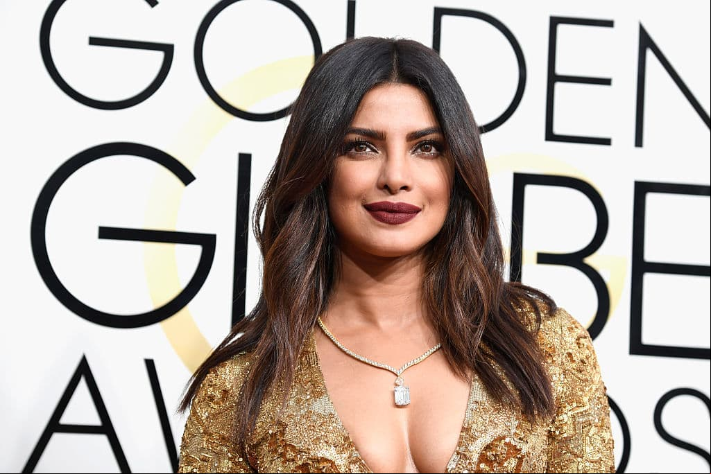 Priyanka Chopra se robó los Grammys con su sensual escote ¡Amamos su seguridad!
