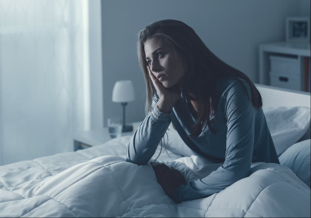 El yoga te ayuda a dormir: prueba estas 4 posturas para por fin conciliar el sueño