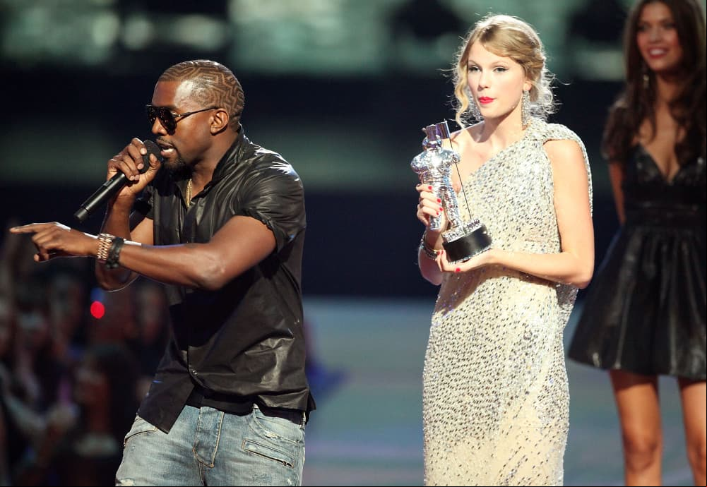 ¡RE-VAN-CHA! Así le respondió Taylor Swift a Kanye West desde el escenario de los Grammy