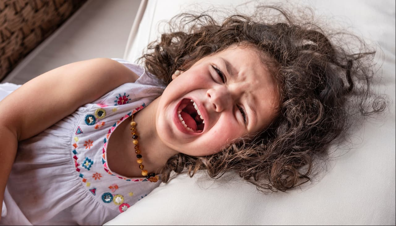 Qué hacer y qué no cuando los niños montan un tremendo berrinche: expertos responden