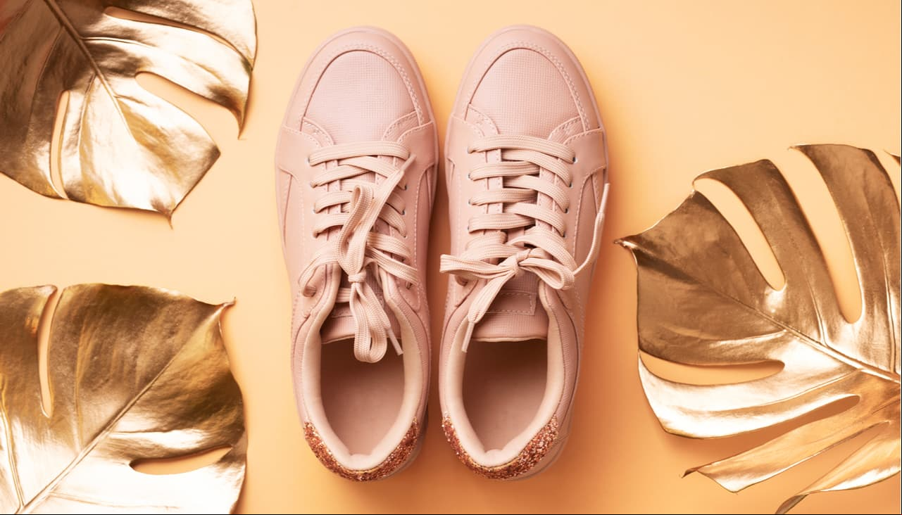 Los tenis color nude son el nuevo blanco: 7 tips para usarlos con todos tus outfits 