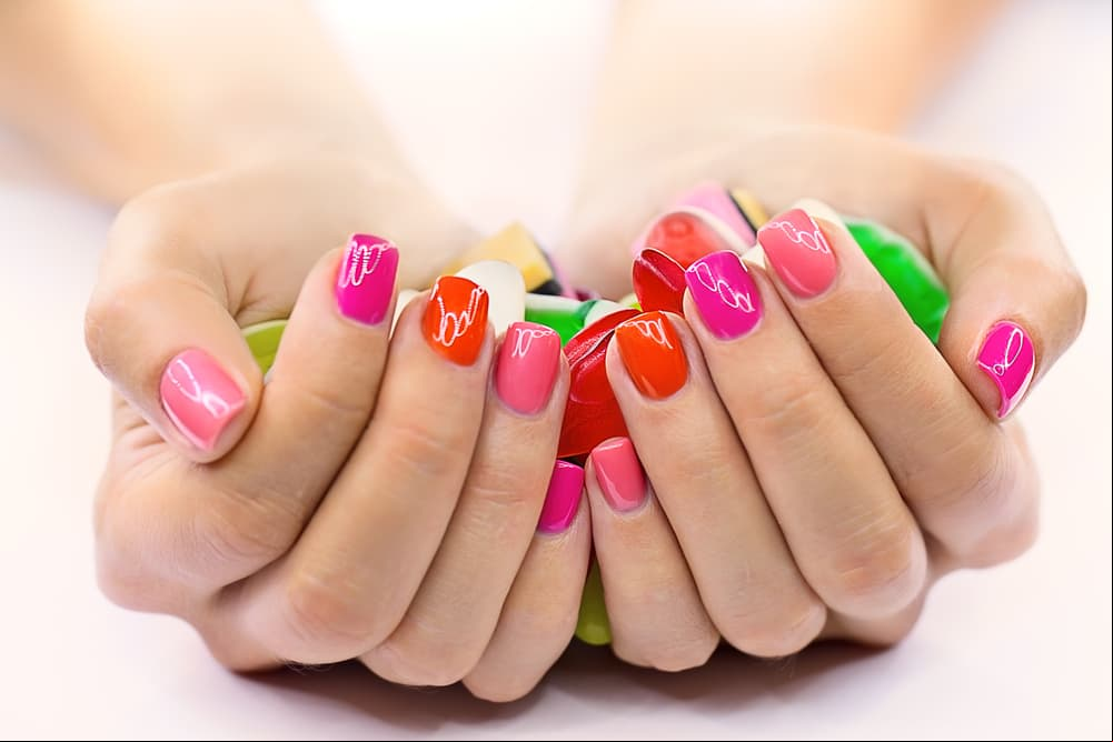 Nail arts coloridos: 6 ideas para combinar tonos en un solo diseño
